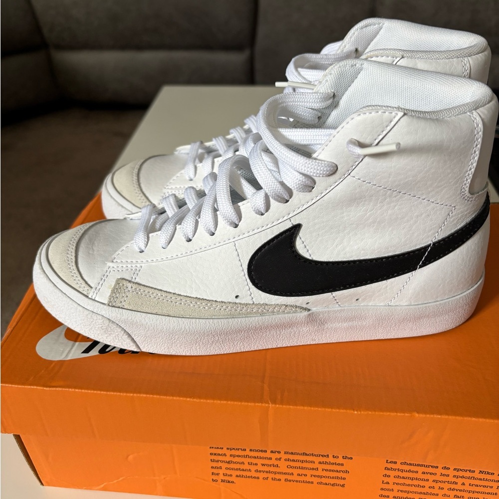Nike Blazer Mid ‘77 (GS) 6.5 Y